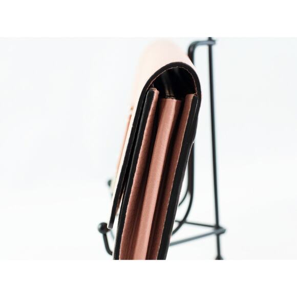 Louis Vuitton Capucines Wallet Pink Calfskin Leather  MI2177 - Picture 4 of 13